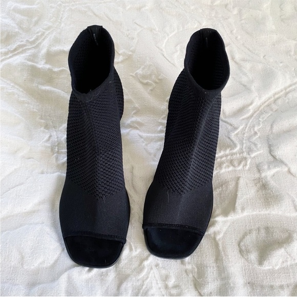 Eileen Fisher Ark Stretch Open-Toe Sock
Booties Size 9.5 New $245 - Picture 6 of 10